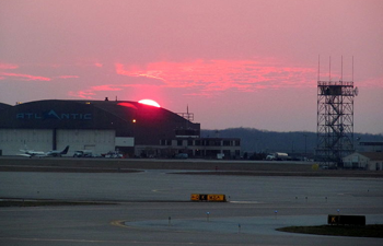 cleveland_hopkins_international_airport_runway