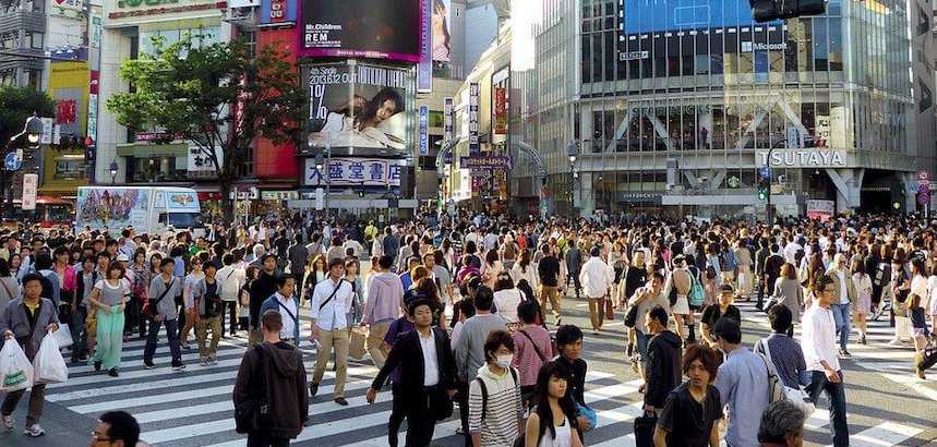 Gente en hora punta en Tokio