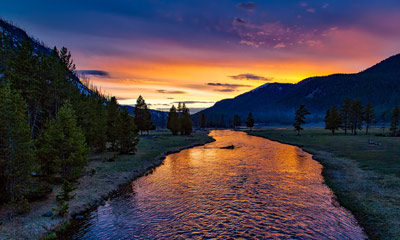 yellowstone valley at sunset